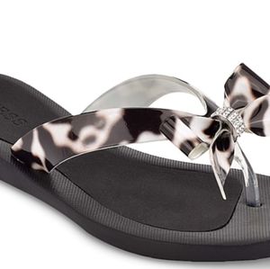 New in the box Guess TuTu 9 Flip Flops